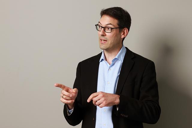 Artur Widera ist Professor für Quantenphysik an der RPTU.