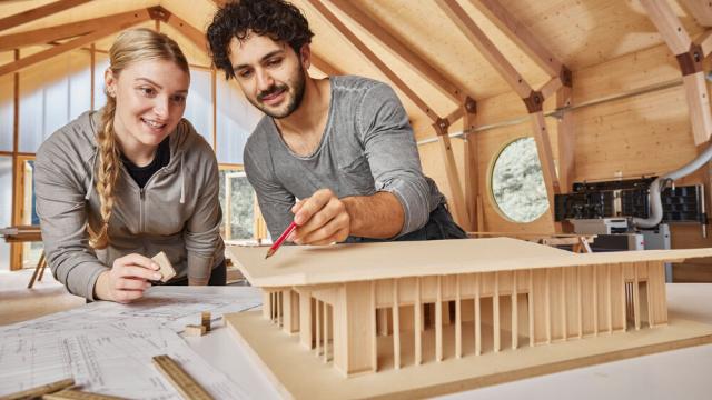 Die Forschungs- und Werkhalle auf dem Holzbaucampus der RPTU ist Experimentierraum für kreislaufeffektiven Holzbau.